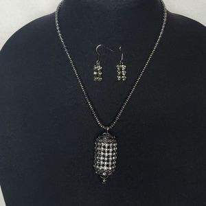 Fashion Jewelry Metal Rhinestone Necklace & Earring Set